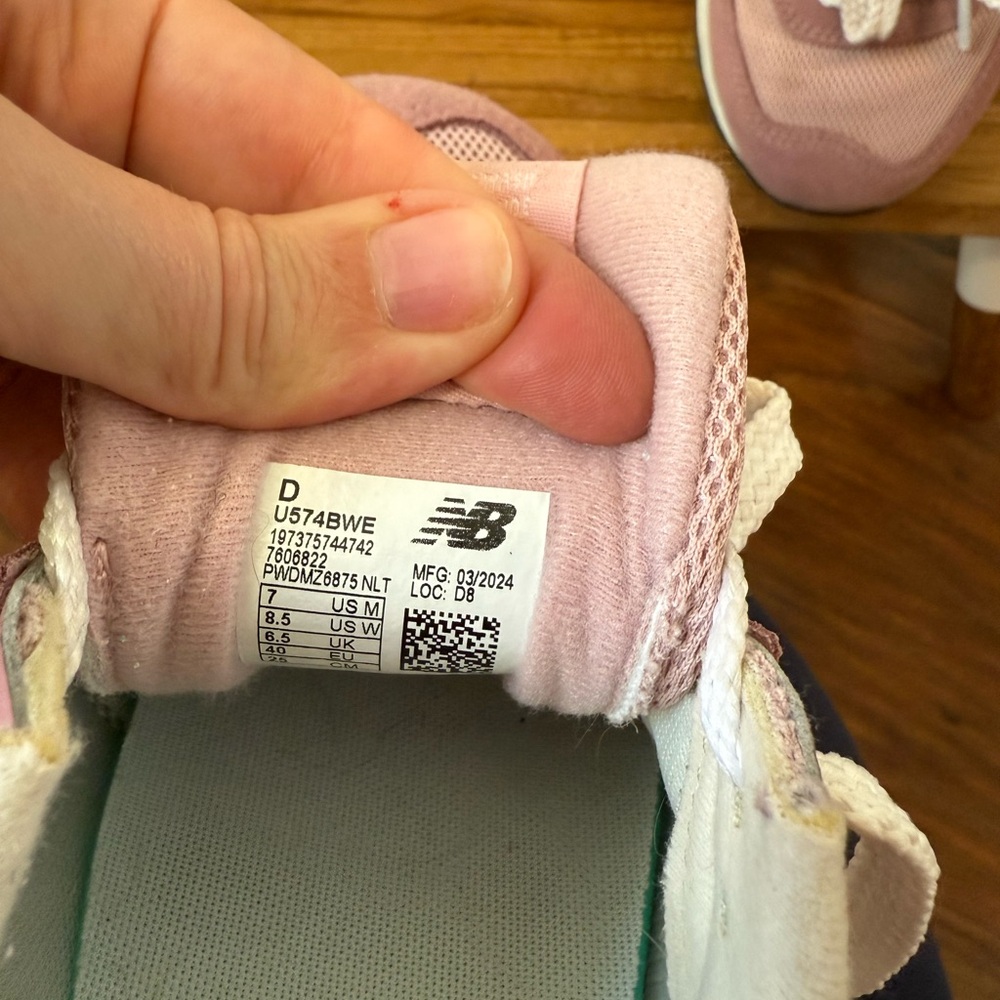 New Balance 574 Sneaker | Rosewood color | Size 8.5 - Picture 8 of 8